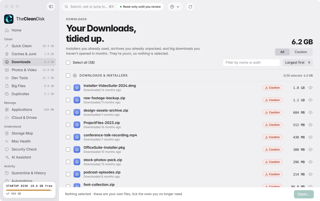 Downloads list of old installers and archives, none selected.